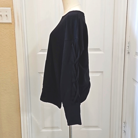 Xersion Braided Sleeve Detail Crew Sweatshirt  Size M - Picture 2 of 7